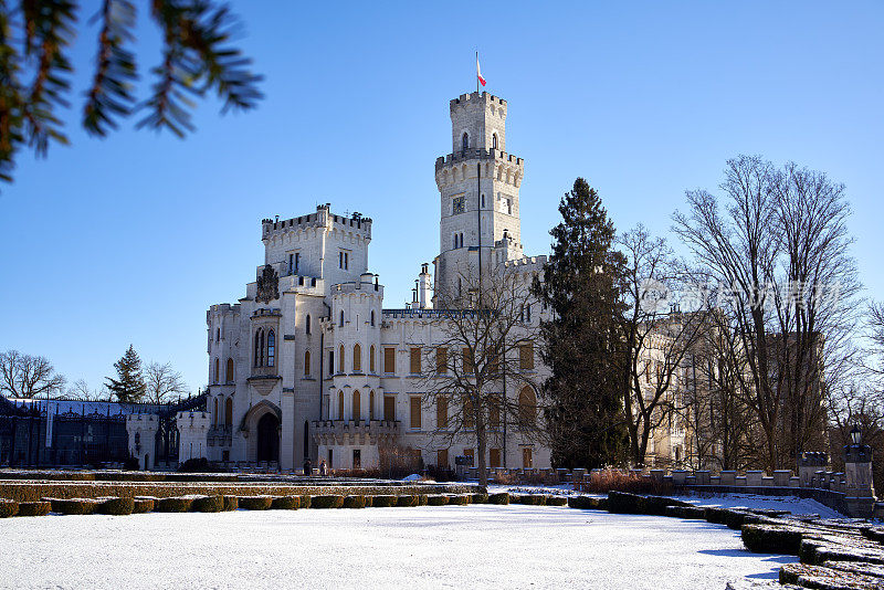 Hluboka nad Vltavou——捷克共和国的新哥特式城堡